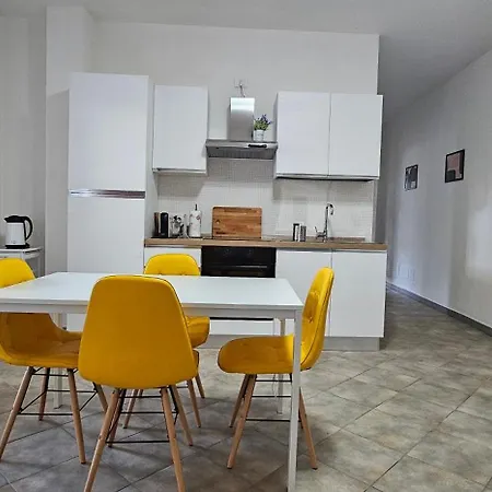 Residenza Il Filo אורוסיי